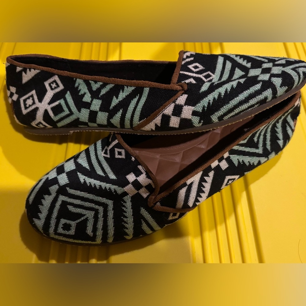 Reef Black and Green Patterned Women's Loafers